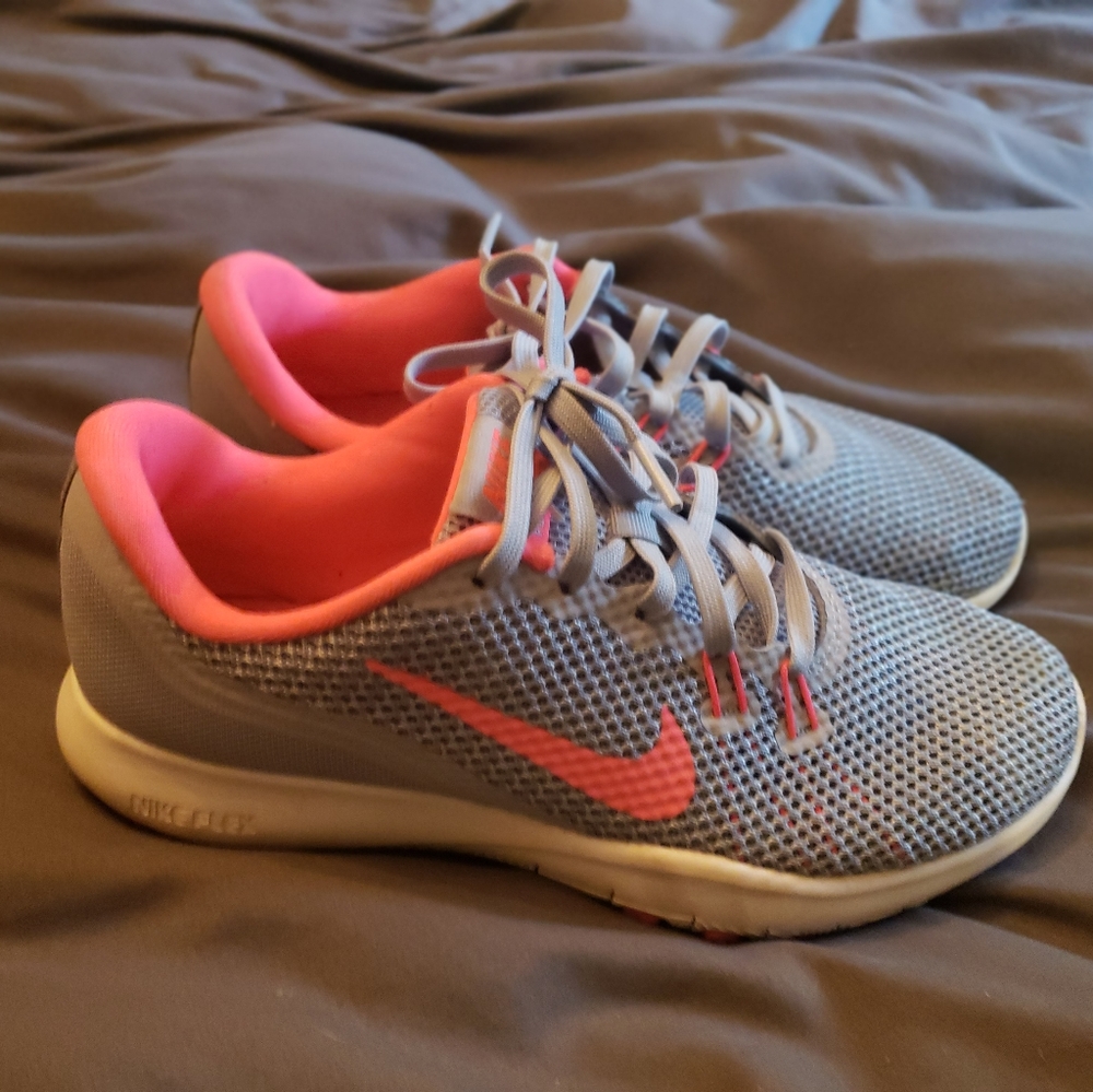 Nike Flex TR 7, Pink/Gray Size 6